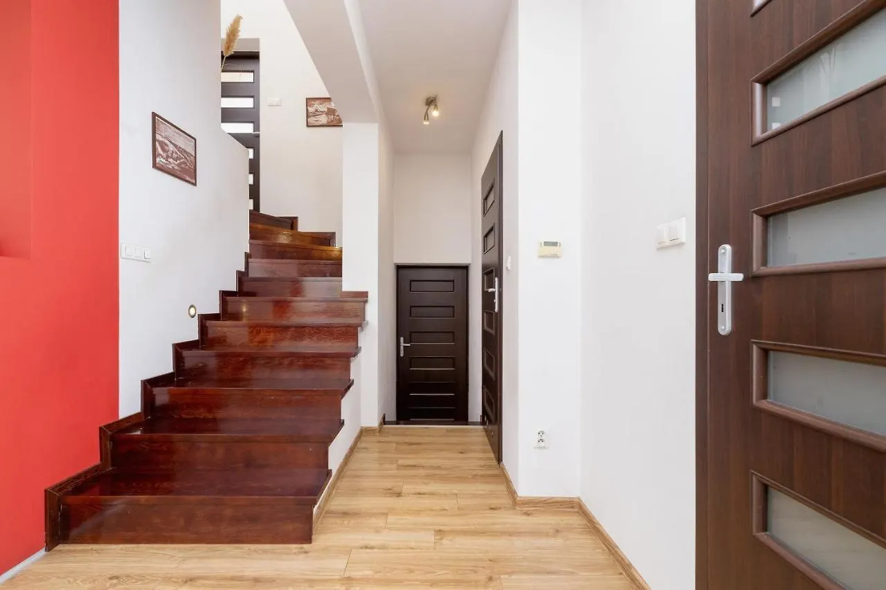 Дом отдыха Three-Bedroom Holiday House Krakow Czarnochowice By Renters